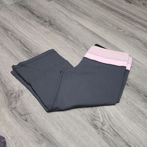 Lululemon Reversible Clam Digger Gray/Pink crop